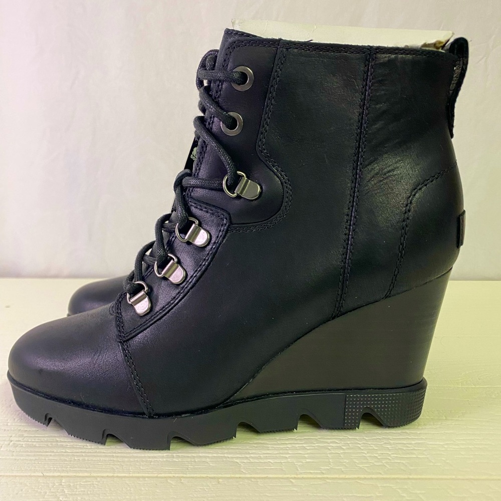Sorel Joan Uptown Lace in black wedge bootie size 8